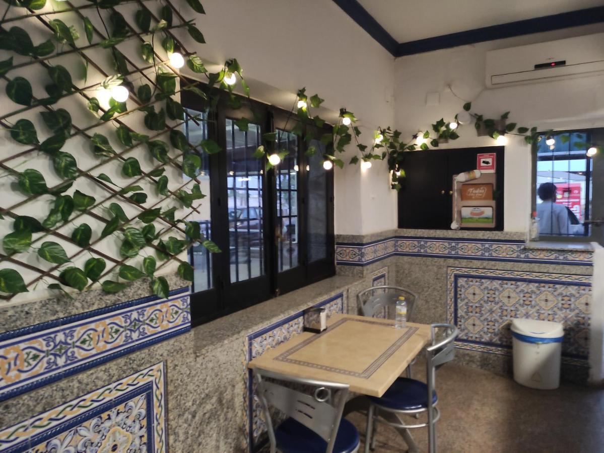 بوساداس Hostal Restaurante Bar Cafeteria La Melchora المظهر الخارجي الصورة
