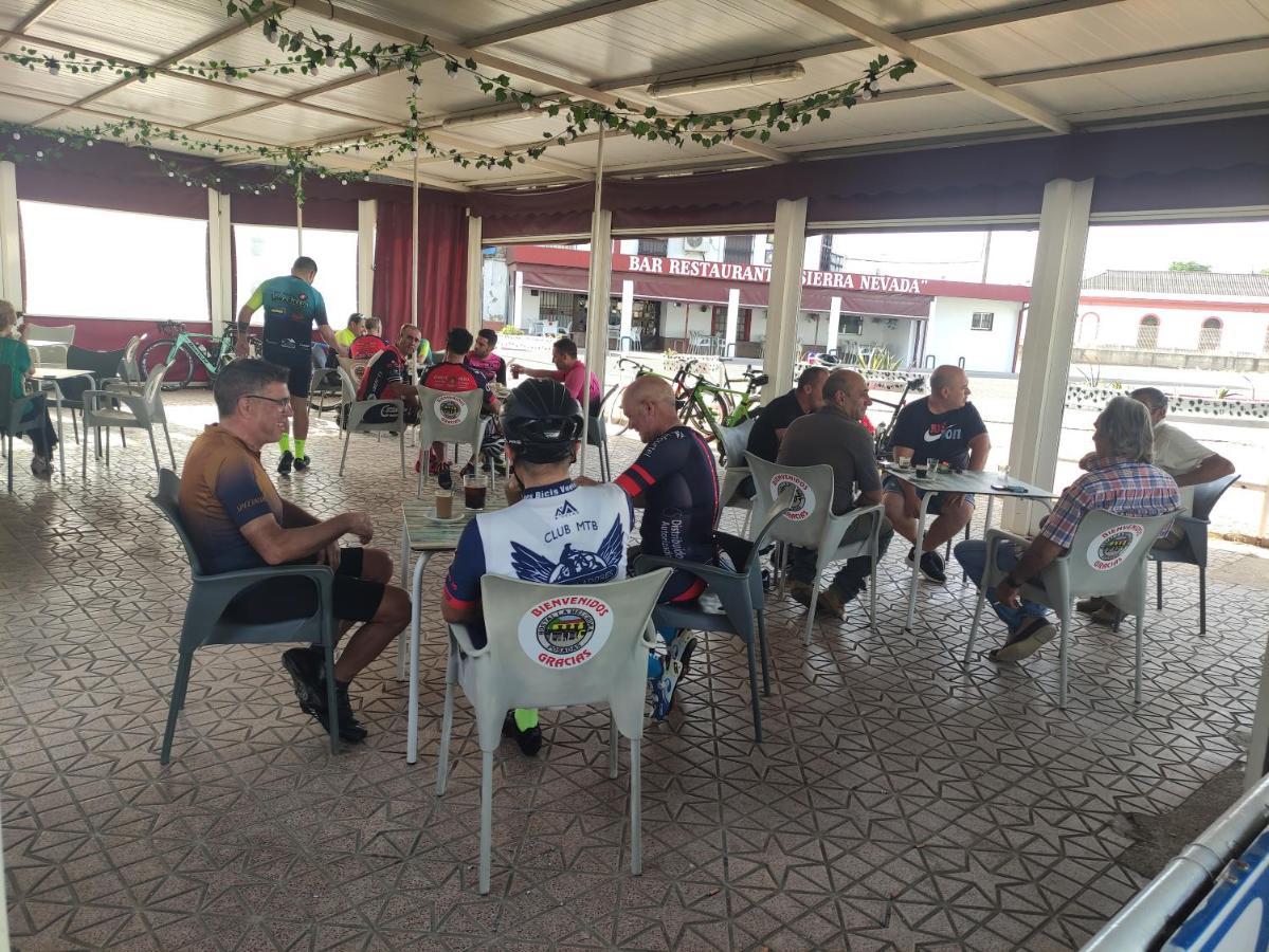 بوساداس Hostal Restaurante Bar Cafeteria La Melchora المظهر الخارجي الصورة